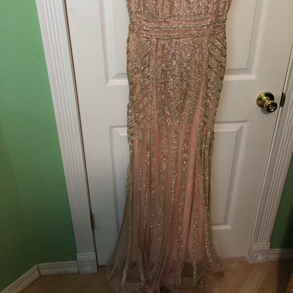 Dress - Picture 3 of 3